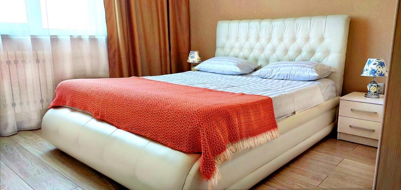 White Apartment With Panoramic View In The Center بيشكيك المظهر الخارجي الصورة