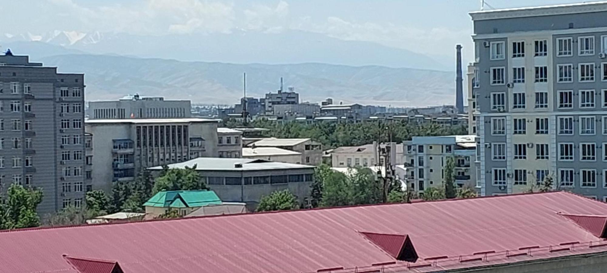 White Apartment With Panoramic View In The Center بيشكيك المظهر الخارجي الصورة