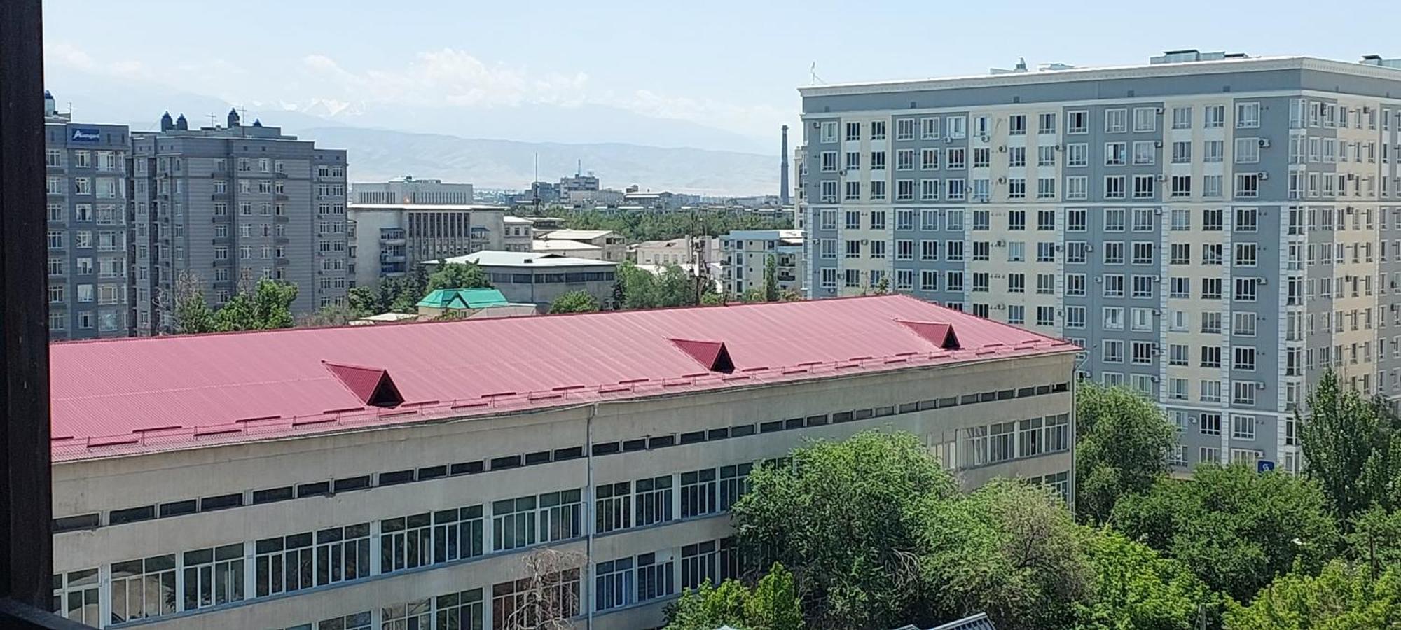 White Apartment With Panoramic View In The Center بيشكيك المظهر الخارجي الصورة